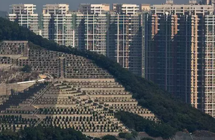 香港跑马地坟场和背后的"坟景房",前死后生